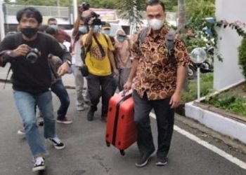 KPK Sita Dollar Amerika dan Singapura Hasil Penggeledahan Terkait Dugaan Korupsi Nurdin Abdullah